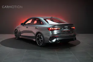 AUDI RS3 Limousine 2.5 TFSI quattro S-Tronic / Rückfahrkamera / Tempomat / Ambientebeleuchtung