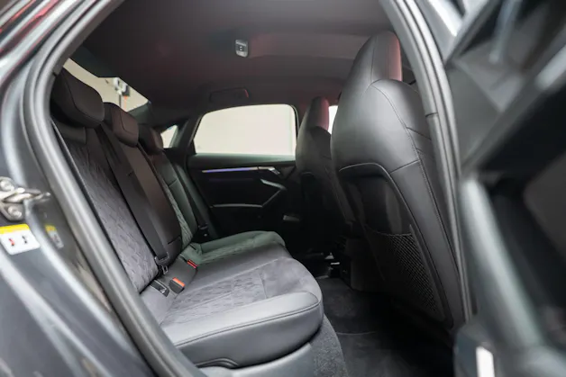 AUDI RS3 Limousine 2.5 TFSI quattro S-Tronic / Rückfahrkamera / Tempomat / Ambientebeleuchtung