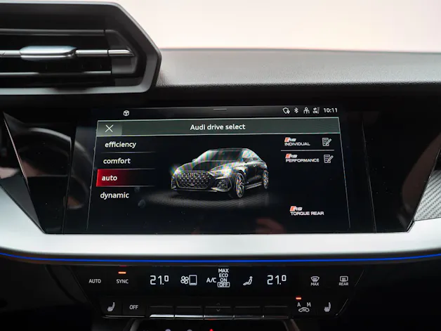 AUDI RS3 Limousine 2.5 TFSI quattro S-Tronic / Rückfahrkamera / Tempomat / Ambientebeleuchtung