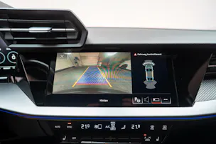 AUDI RS3 Limousine 2.5 TFSI quattro S-Tronic / Rückfahrkamera / Tempomat / Ambientebeleuchtung