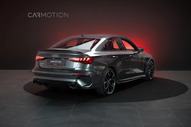 AUDI RS3 Limousine 2.5 TFSI quattro S-Tronic / Rückfahrkamera / Tempomat / Ambientebeleuchtung
