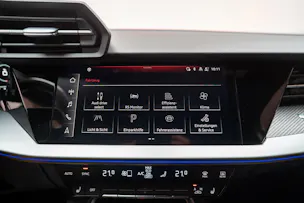 AUDI RS3 Limousine 2.5 TFSI quattro S-Tronic / Rückfahrkamera / Tempomat / Ambientebeleuchtung
