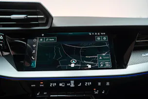AUDI RS3 Limousine 2.5 TFSI quattro S-Tronic / Rückfahrkamera / Tempomat / Ambientebeleuchtung