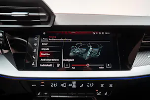 AUDI RS3 Limousine 2.5 TFSI quattro S-Tronic / Rückfahrkamera / Tempomat / Ambientebeleuchtung