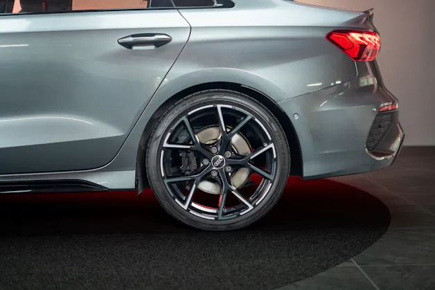 AUDI RS3 Limousine 2.5 TFSI quattro S-Tronic / Rückfahrkamera / Tempomat / Ambientebeleuchtung