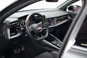 AUDI RS3 Limousine 2.5 TFSI quattro S-Tronic / Rückfahrkamera / Tempomat / Ambientebeleuchtung