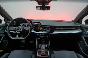 AUDI RS3 Limousine 2.5 TFSI quattro S-Tronic / Rückfahrkamera / Tempomat / Ambientebeleuchtung