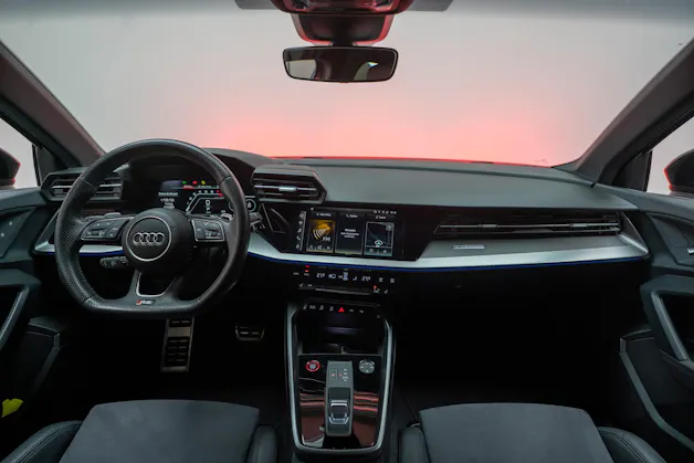 AUDI RS3 Limousine 2.5 TFSI quattro S-Tronic / Rückfahrkamera / Tempomat / Ambientebeleuchtung