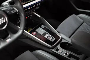 AUDI RS3 Limousine 2.5 TFSI quattro S-Tronic / Rückfahrkamera / Tempomat / Ambientebeleuchtung