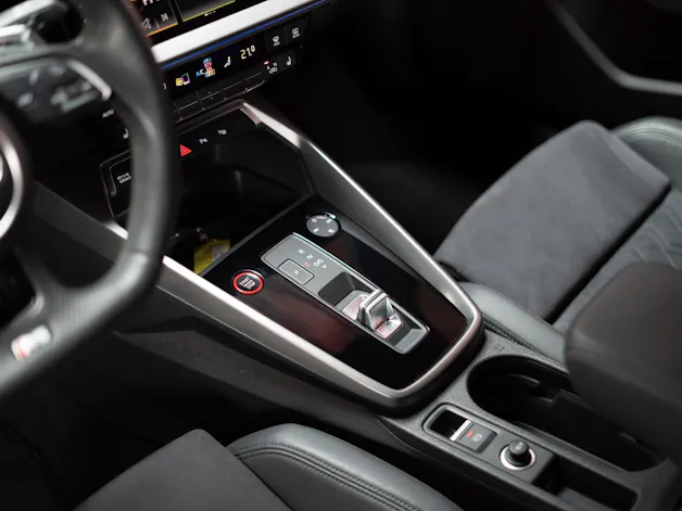 AUDI RS3 Limousine 2.5 TFSI quattro S-Tronic / Rückfahrkamera / Tempomat / Ambientebeleuchtung