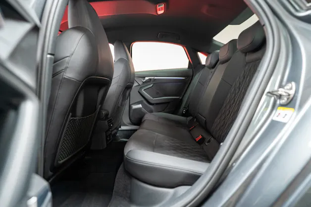 AUDI RS3 Limousine 2.5 TFSI quattro S-Tronic / Rückfahrkamera / Tempomat / Ambientebeleuchtung