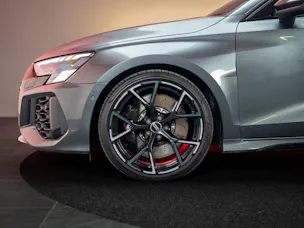 AUDI RS3 Limousine 2.5 TFSI quattro S-Tronic / Rückfahrkamera / Tempomat / Ambientebeleuchtung