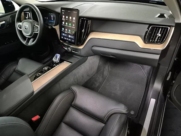 VOLVO XC60 2.0 T6 TE Plus Dark eAWD