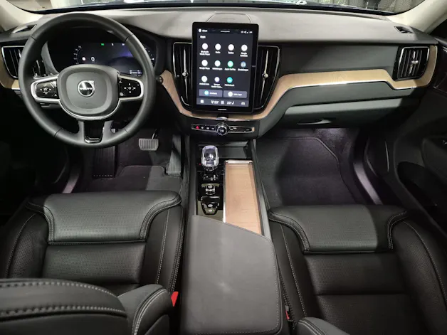 VOLVO XC60 2.0 T6 TE Plus Dark eAWD
