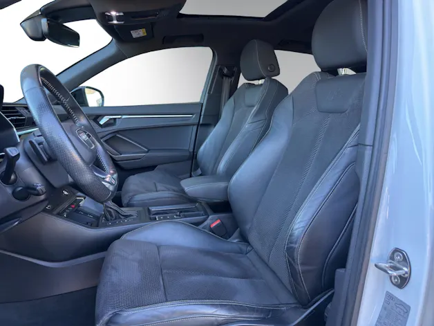 AUDI Q3 SB 35 TFSI S line Attr