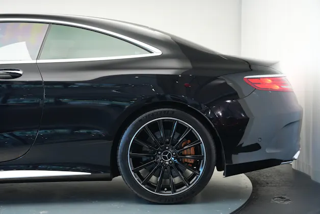 MERCEDES-BENZ S 63 AMG Coupé 4Matic Speedshift MCT *Keramik* *Burmester* *Standheizung*