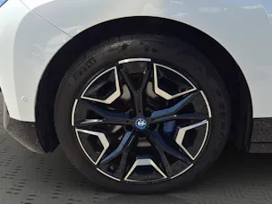 BMW iX xDrive40 Launch Edition