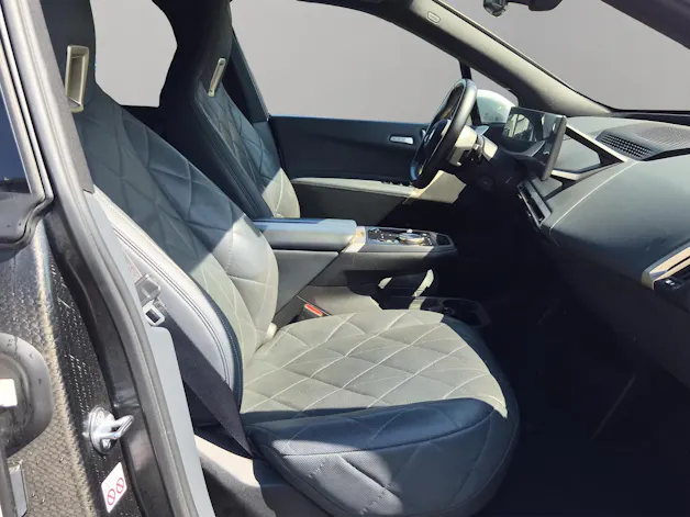 BMW iX xDrive40 Launch Edition