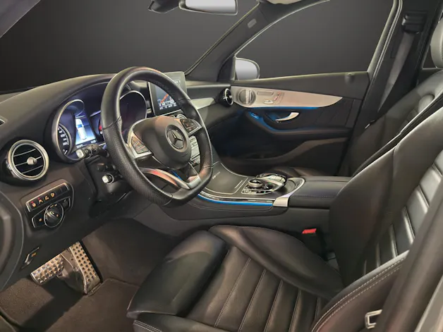MERCEDES-BENZ GLC 250 AMG Line 4Matic 9G-Tronic