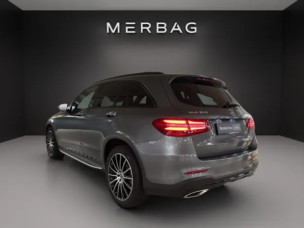 MERCEDES-BENZ GLC 250 AMG Line 4Matic 9G-Tronic