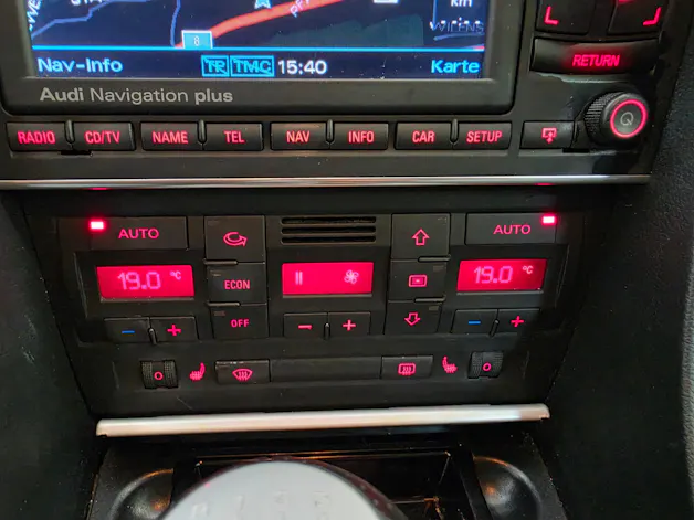 AUDI RS4 Limousine 4.2 V8 quattro