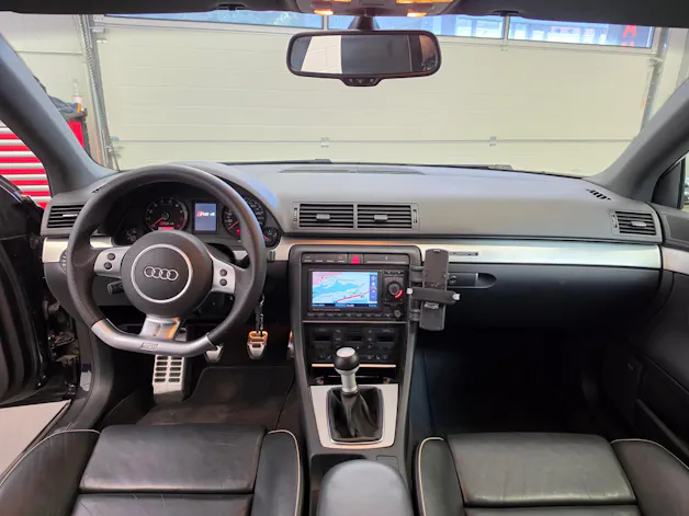 AUDI RS4 Limousine 4.2 V8 quattro