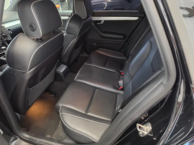 AUDI RS4 Limousine 4.2 V8 quattro