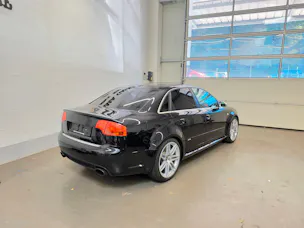 AUDI RS4 Limousine 4.2 V8 quattro