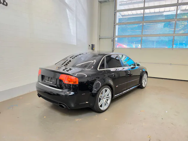 AUDI RS4 Limousine 4.2 V8 quattro