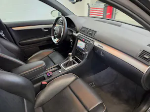 AUDI RS4 Limousine 4.2 V8 quattro