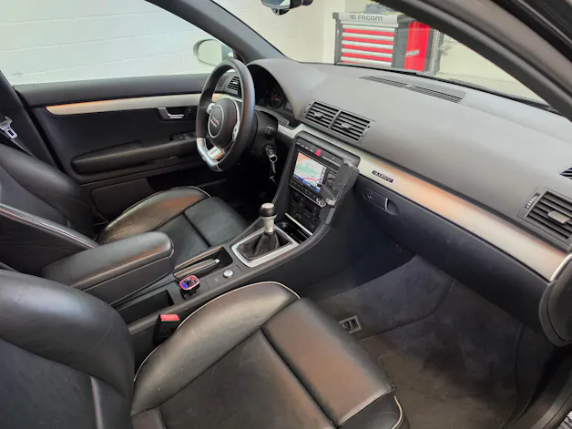 AUDI RS4 Limousine 4.2 V8 quattro