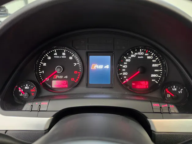 AUDI RS4 Limousine 4.2 V8 quattro