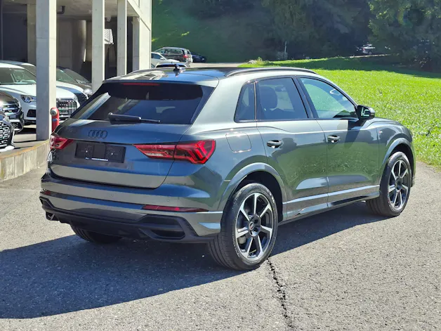 AUDI Q3 35 TFSI S line Attraction S-tronic *inkl. CH-Audi Garantie 4 Jahre*