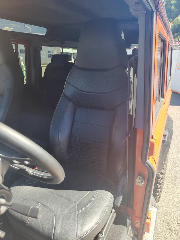 Land Rover Defender 110 2.2 TD4 Station Wagon Adventure