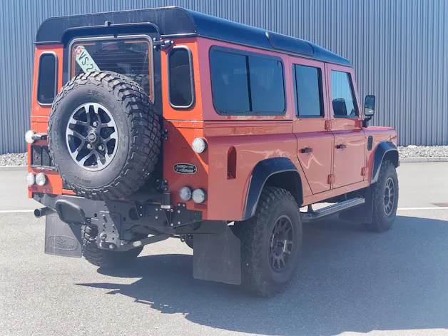 Land Rover Defender 110 2.2 TD4 Station Wagon Adventure