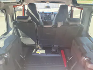 Land Rover Defender 110 2.2 TD4 Station Wagon Adventure