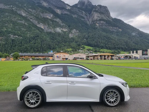 PEUGEOT 208 1.2 Turbo 130 PS GT Pack