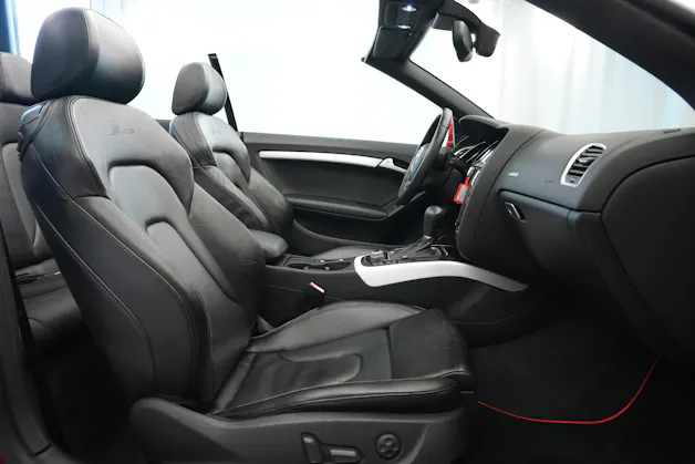AUDI A5 Cabriolet 3.0 TDI quattro S-tronic