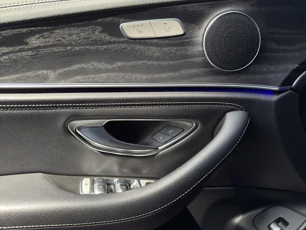 MERCEDES-BENZ E 350 d AMG Line 9G-Tronic