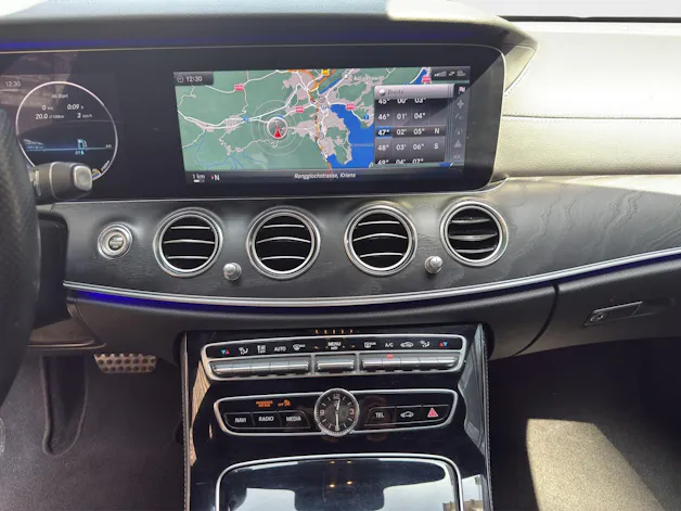 MERCEDES-BENZ E 350 d AMG Line 9G-Tronic