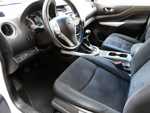 NISSAN Navara 2.3 dCi Double Cab N-Connecta