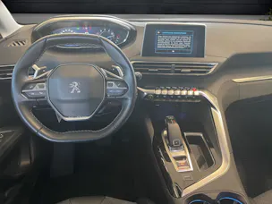 PEUGEOT 5008 1.6 PureTech Allure