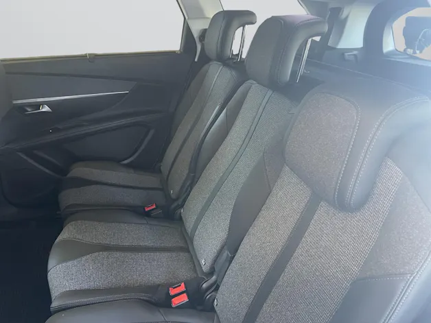 PEUGEOT 5008 1.6 PureTech Allure