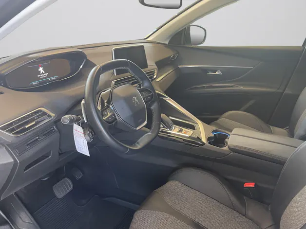 PEUGEOT 5008 1.6 PureTech Allure