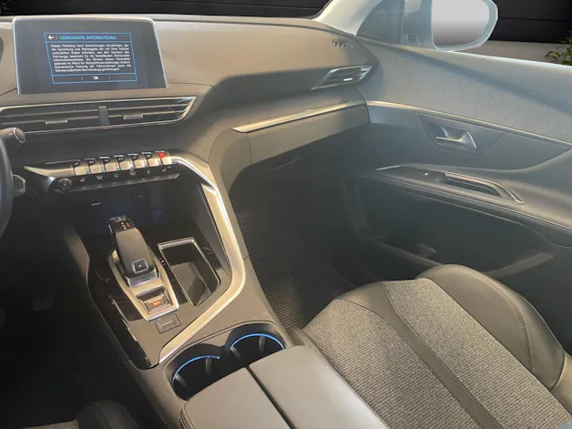 PEUGEOT 5008 1.6 PureTech Allure
