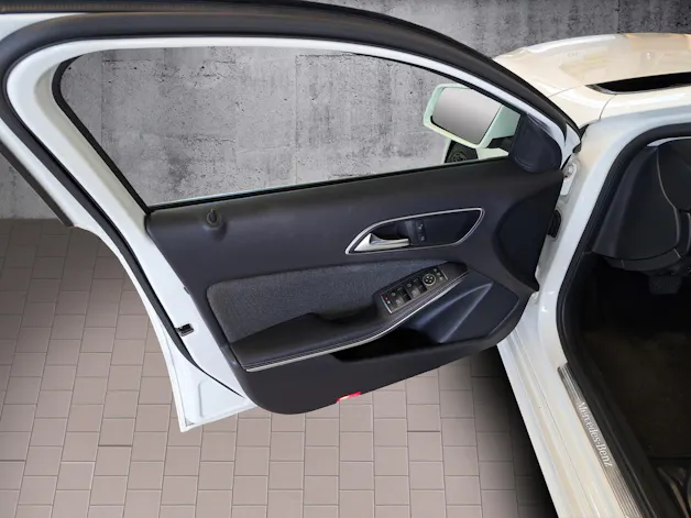 MERCEDES-BENZ A-CLASS W176 A 200 Style