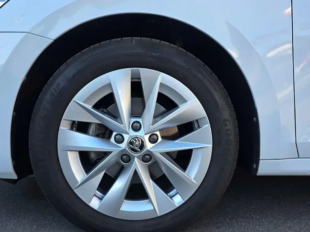 SKODA Octavia Combi 2.0 TDI DSG Style