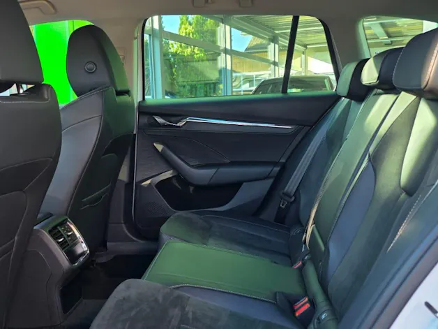 SKODA Octavia Combi 2.0 TDI DSG Style