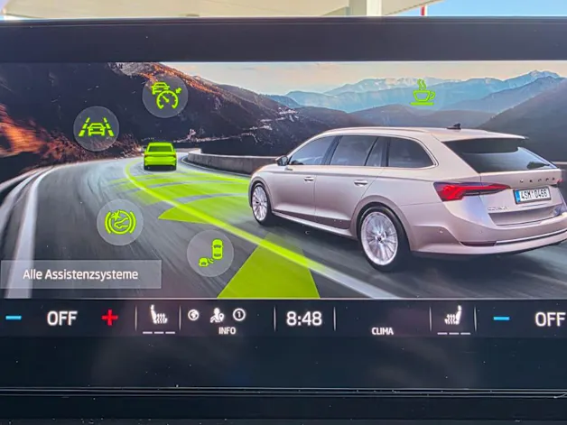 SKODA Octavia Combi 2.0 TDI DSG Style