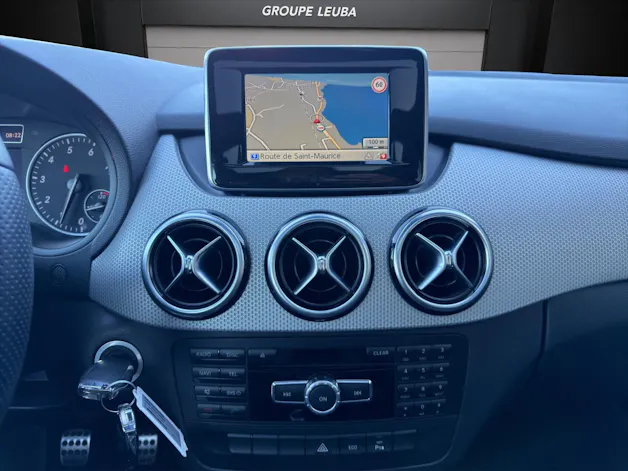 MERCEDES-BENZ B 200